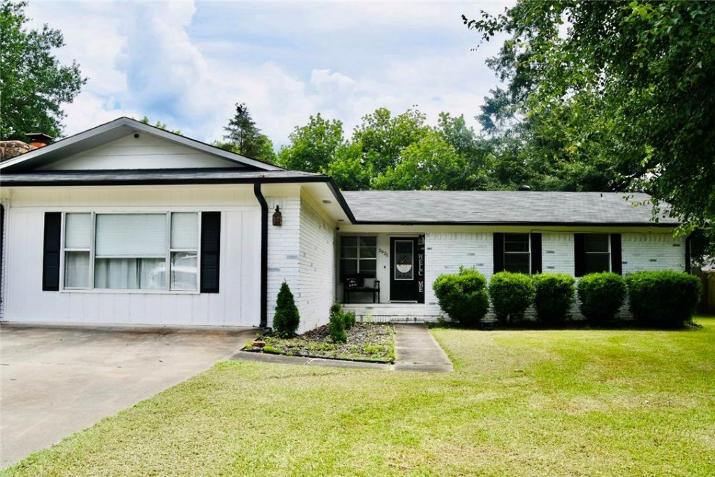 2921 Honeysuckle Lane, Russellville, AR 72801 Main Photo