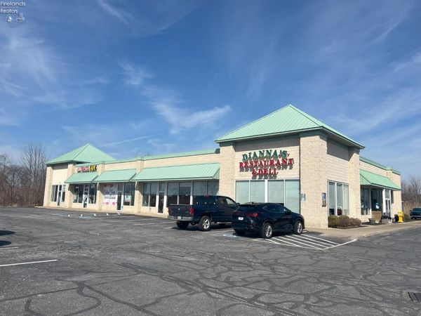 2853 E Harbor Road, Port Clinton, OH 43452