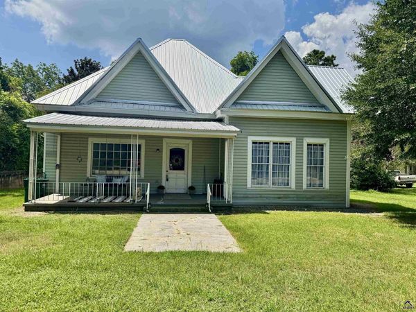 513 College Street, Dawson, GA 39842