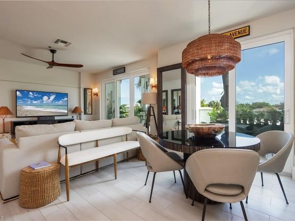 365 5th AVE S, Unit 307, NAPLES, FL 34102