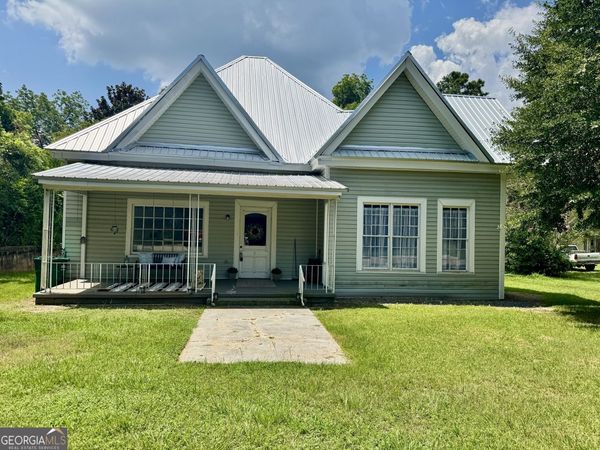 513 College Street NE, Dawson, GA 39842