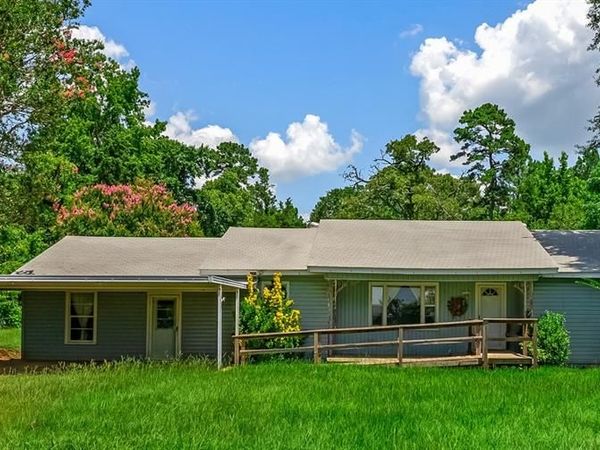 9008 Hosston Vivian Road, Vivian, LA 71082