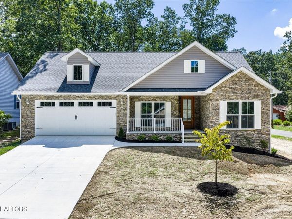 145 Lakeside Drive, Crossville, TN 38558