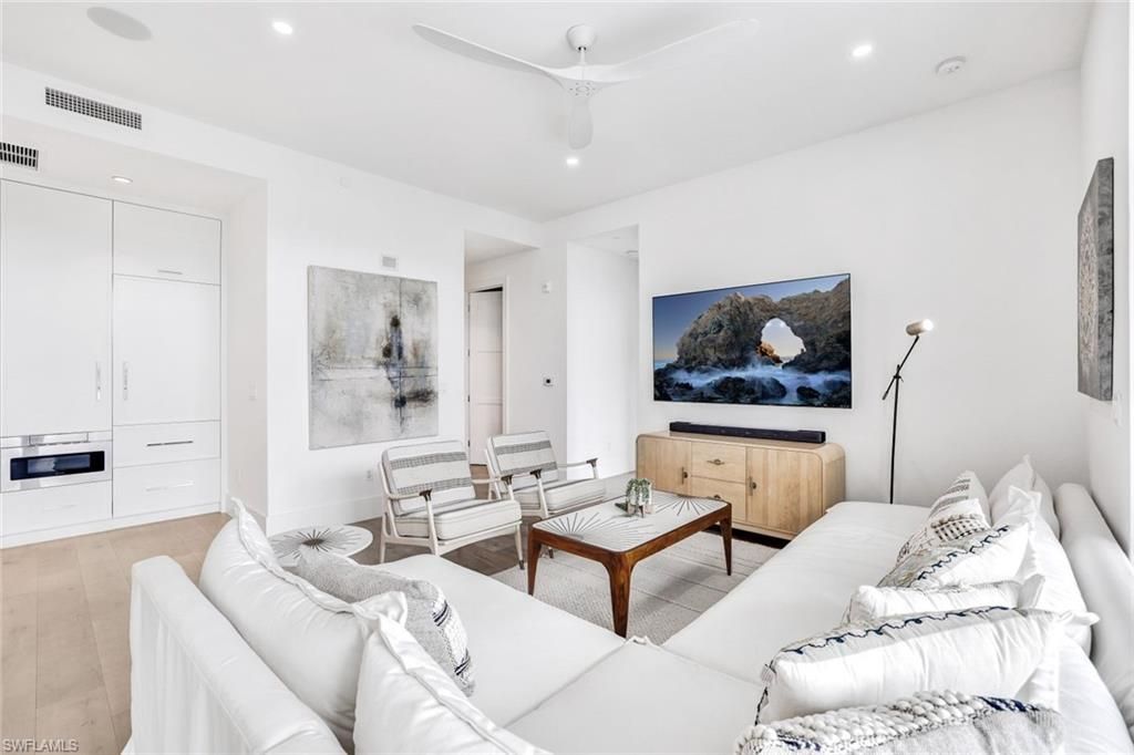 850 Central Ave, Unit 207, Naples, FL 34102 Photo