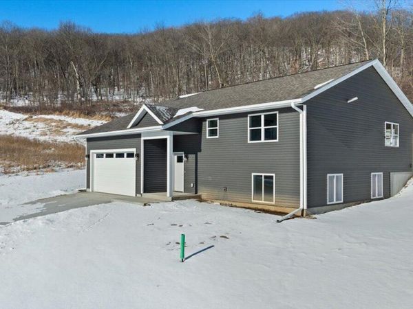 434 Woods Trl, Ontario, WI 54651