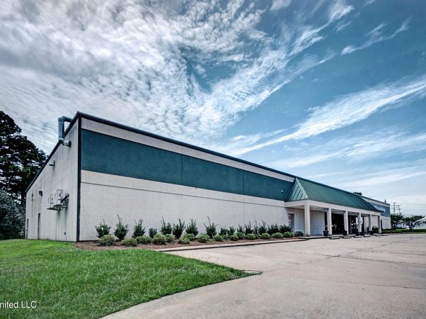 1976 Hwy 43, Canton, MS 39046