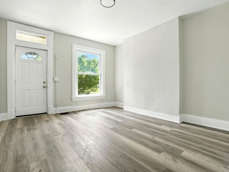 538 W Town Street, Columbus, OH 43215 Photo 2