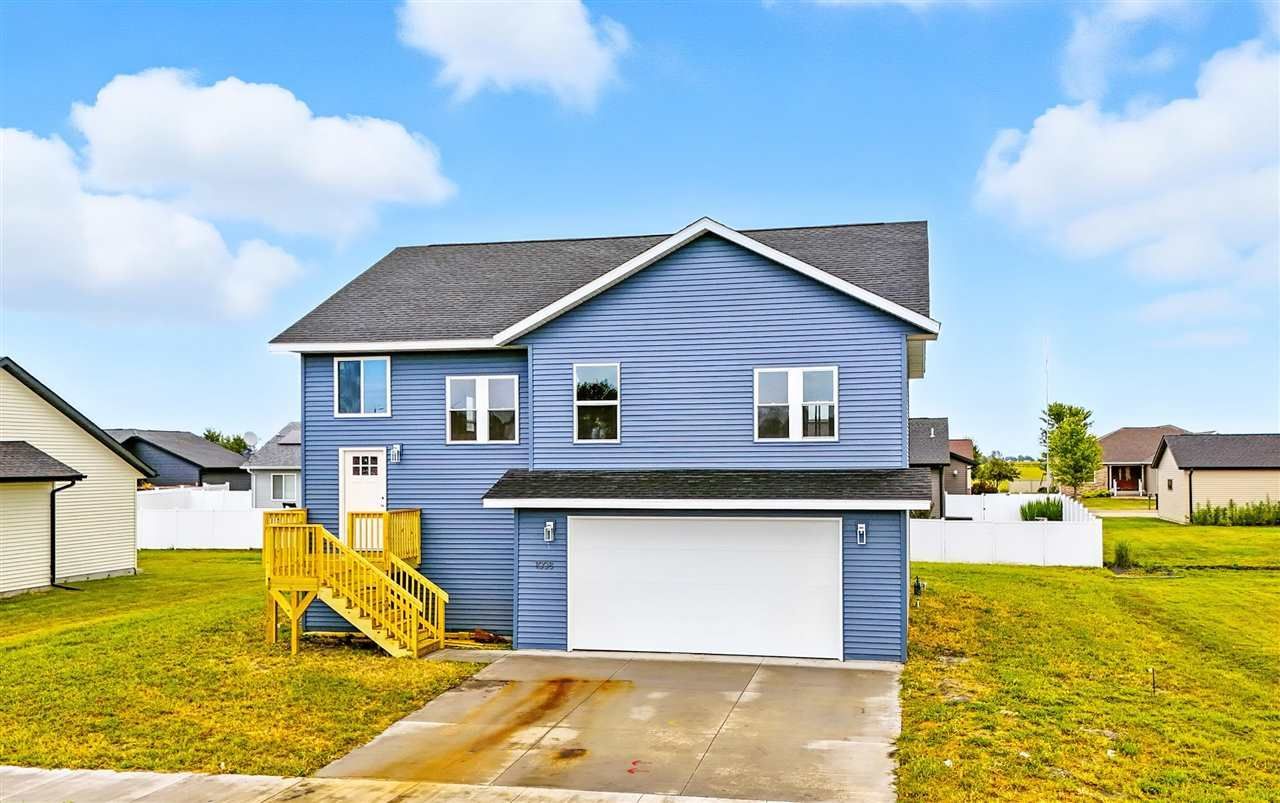 1008 S 11th Ave, Washington, IA 52353 Main Photo