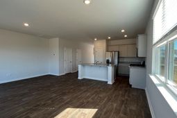 310 Bluebell Way photo 4