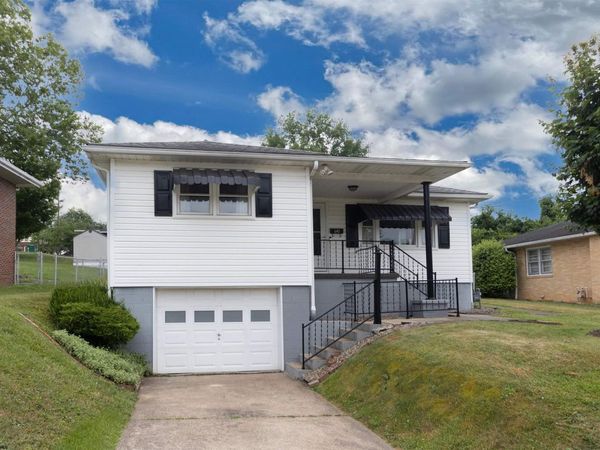 640 Pennsylvania Avenue, Bridgeport, WV 26330