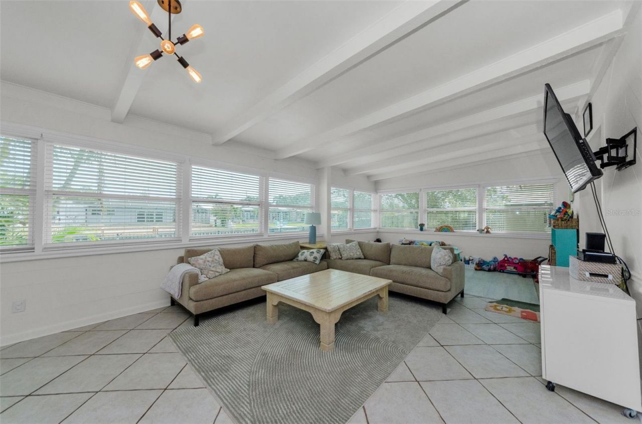 201 78th Avenue N, Saint Petersburg, FL 33702 Photo