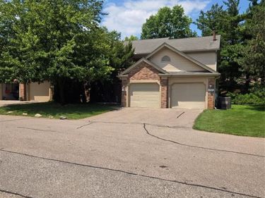 37066 Kirkshire Court, Farmington, MI 48331