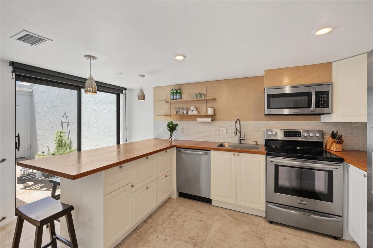 4116 61st Avenue Terrace W, Bradenton, FL 34210 Photo