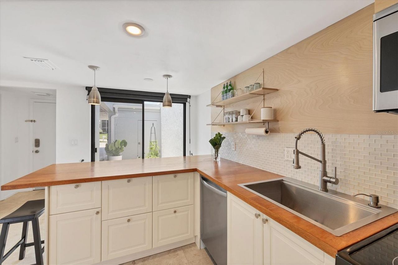 4116 61st Avenue Terrace W, Bradenton, FL 34210 Photo