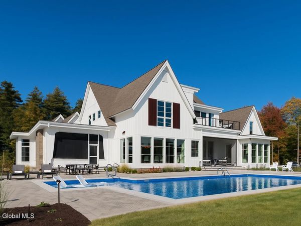 4 Saratoga Farm Road Road, Malta, NY 12020