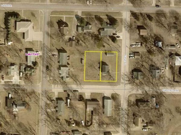 310 S 1st Street, Lake Park, IA 51347