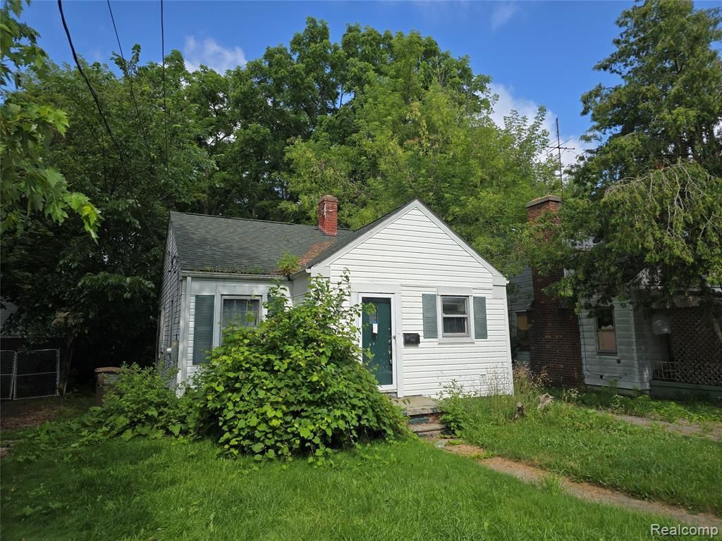 28 S Marshall Street, Pontiac, MI 48342 Main Photo