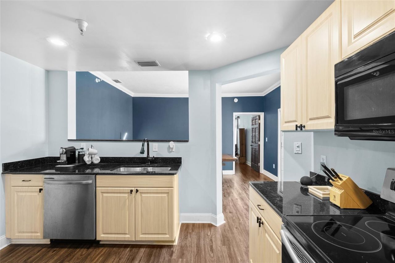 215 Central Avenue, Unit 4F, Saint Petersburg, FL 33701 Photo