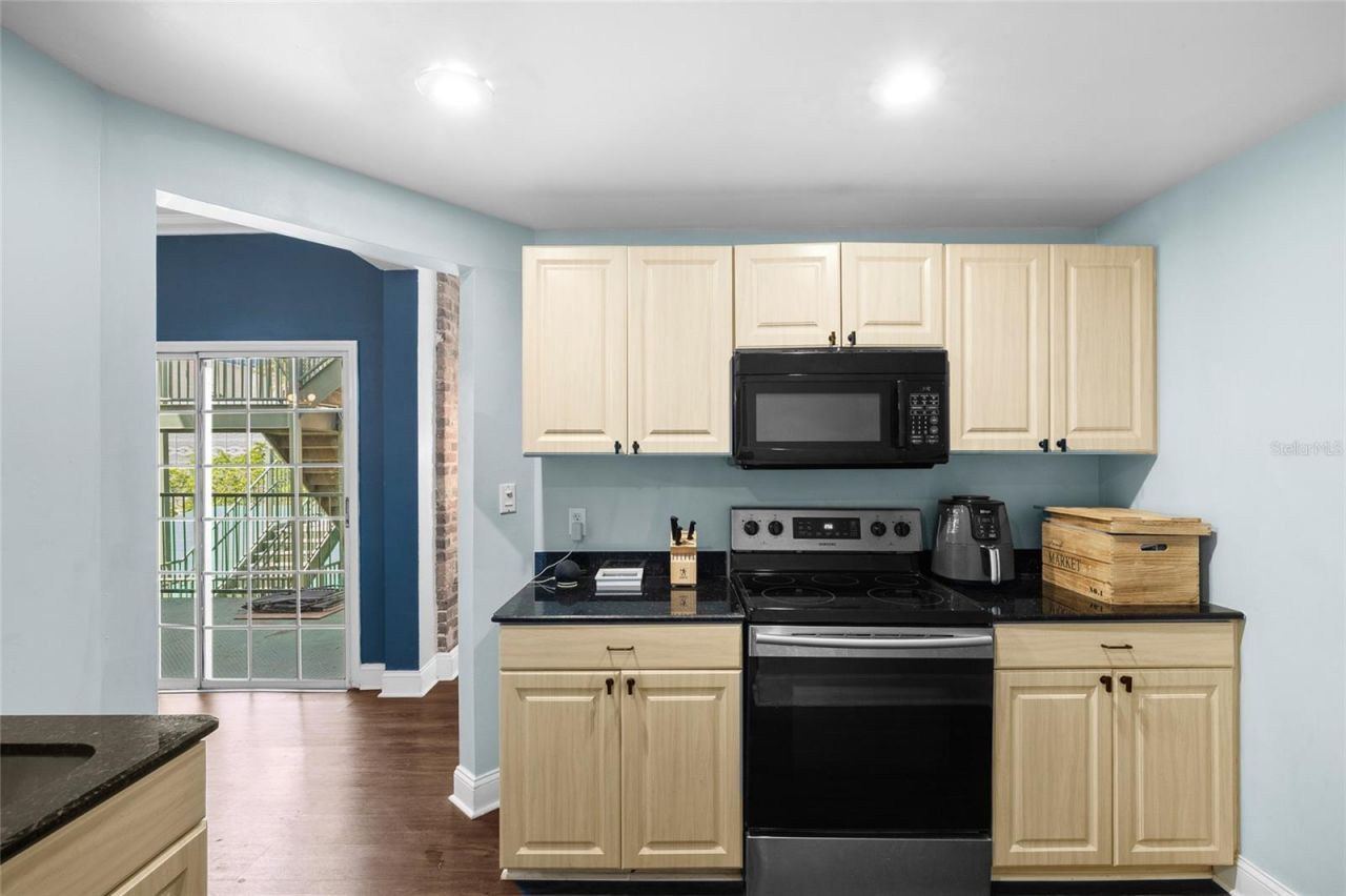 215 Central Avenue, Unit 4F, Saint Petersburg, FL 33701 Photo