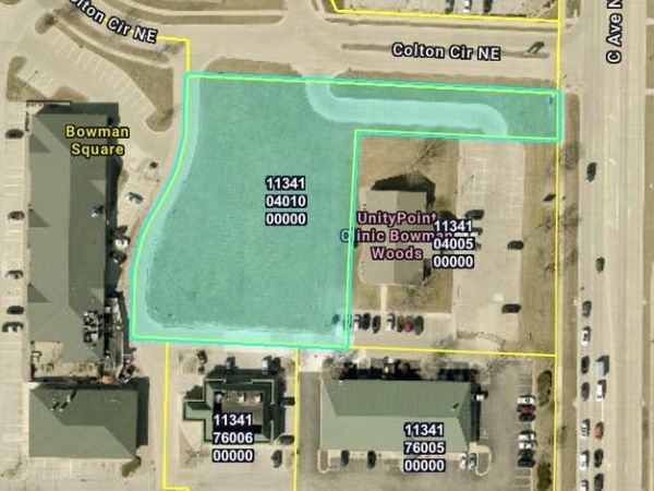 425 Colton Circle NE, Cedar Rapids, IA 52402