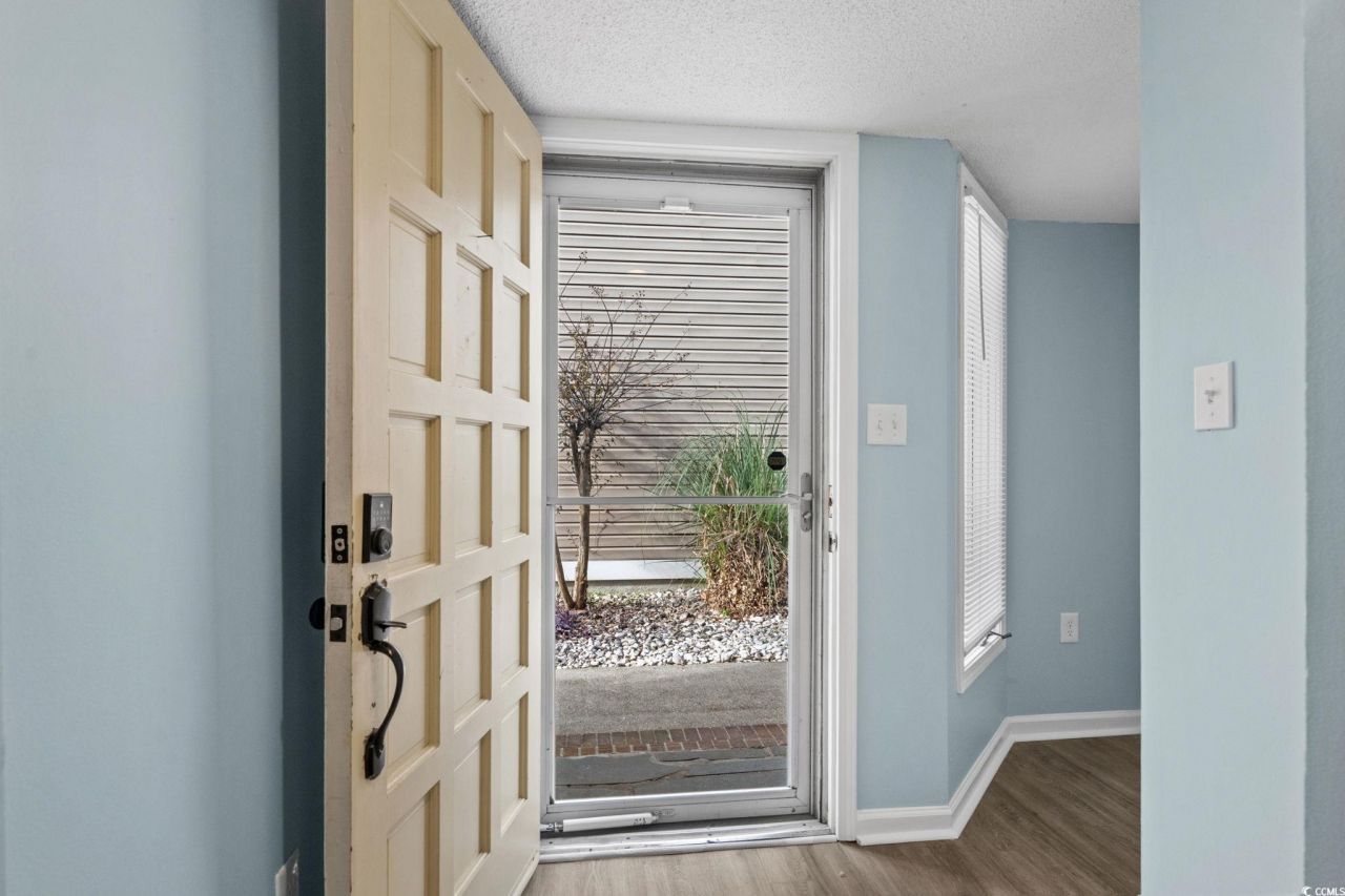 405 77th Ave. N Photo 4