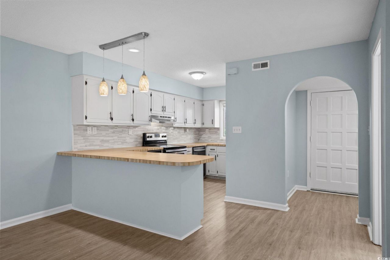 405 77th Ave. N Photo 9