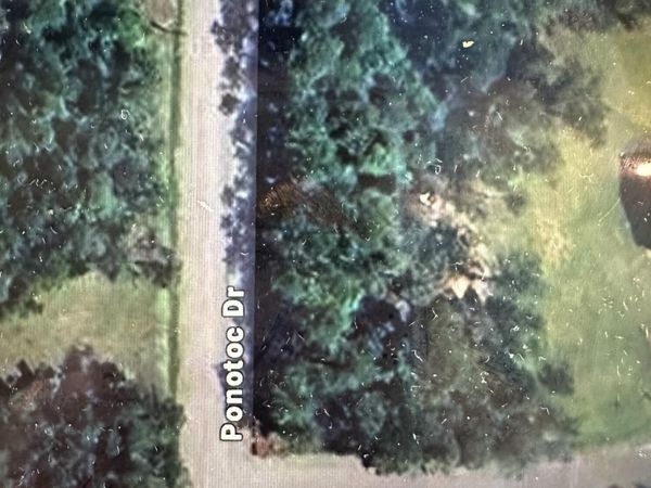 Cherokee Place, Kiln, MS 39556