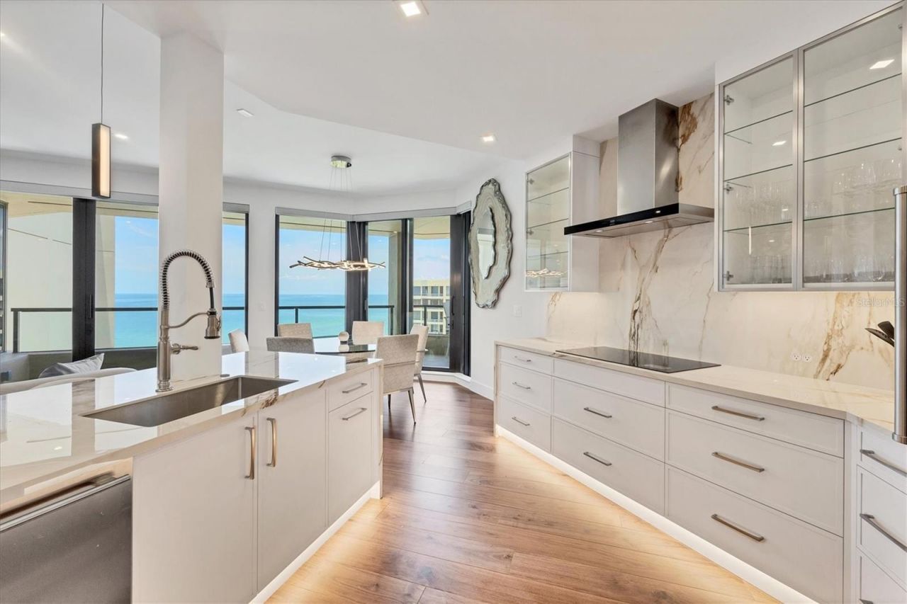 1211 Gulf Of Mexico Drive, Unit 1005, Longboat Key, FL 34228 Photo