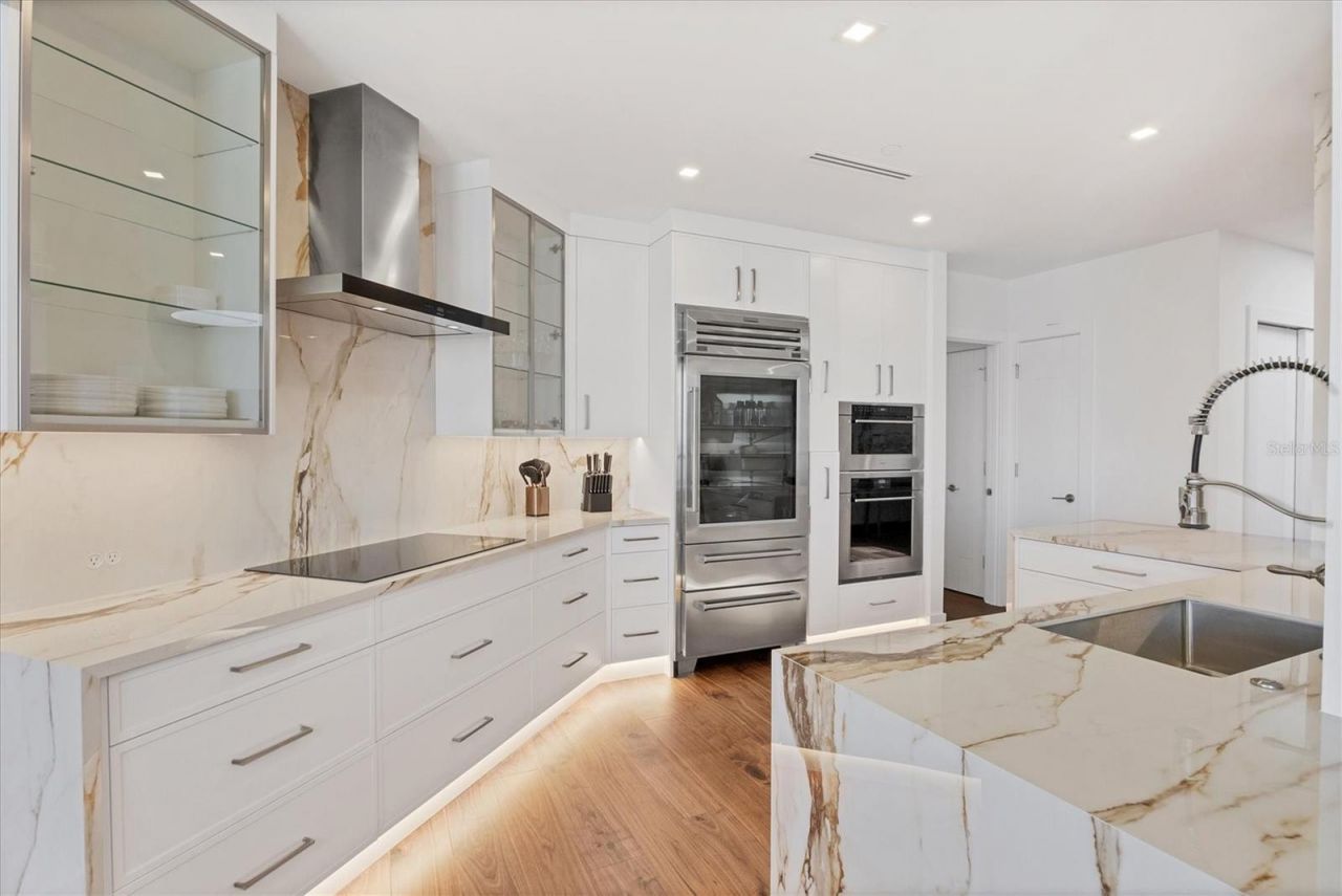 1211 Gulf Of Mexico Drive, Unit 1005, Longboat Key, FL 34228 Photo