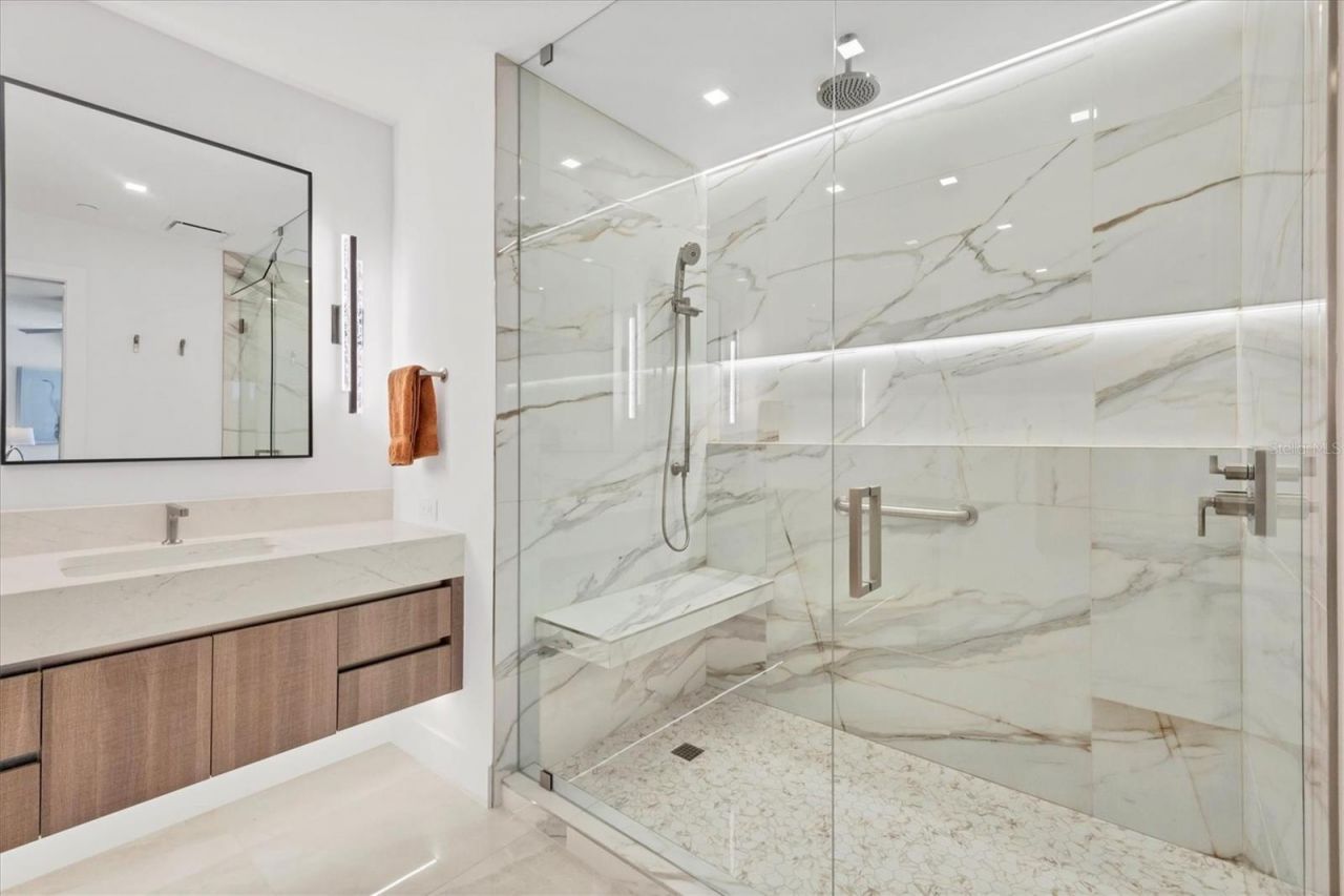 1211 Gulf Of Mexico Drive, Unit 1005, Longboat Key, FL 34228 Photo