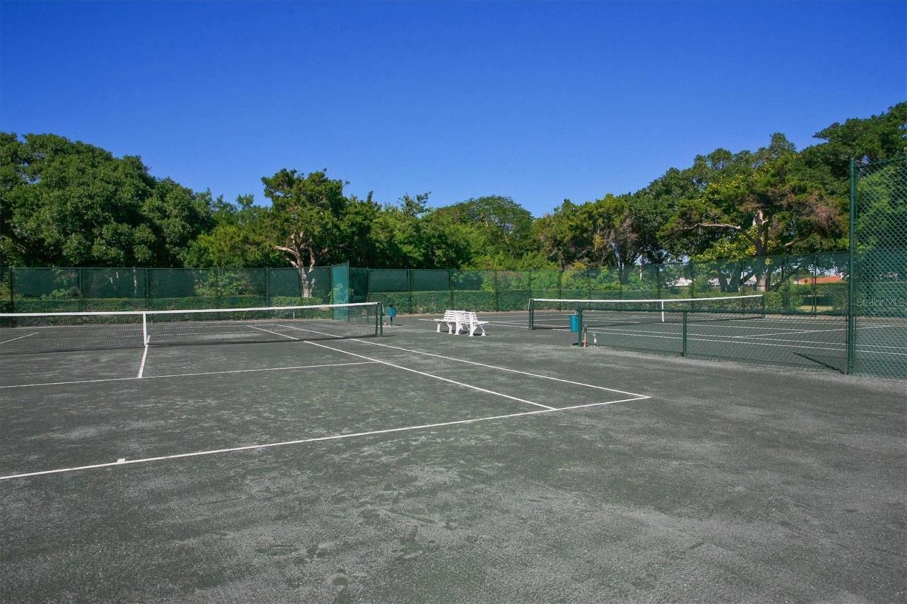 1211 Gulf Of Mexico Drive, Unit 1005, Longboat Key, FL 34228 Photo