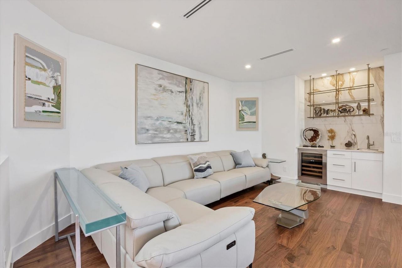 1211 Gulf Of Mexico Drive, Unit 1005, Longboat Key, FL 34228 Photo