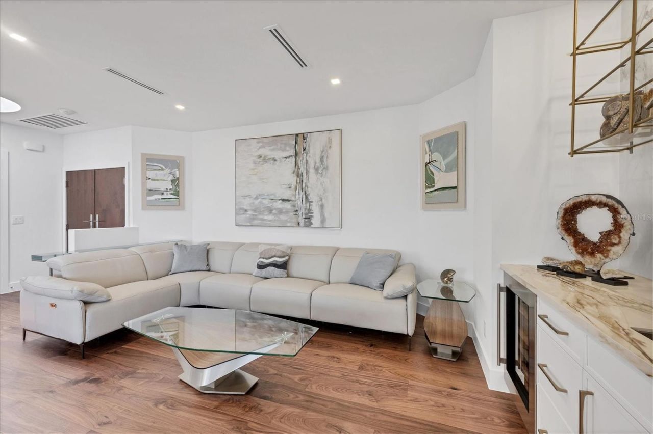 1211 Gulf Of Mexico Drive, Unit 1005, Longboat Key, FL 34228 Photo