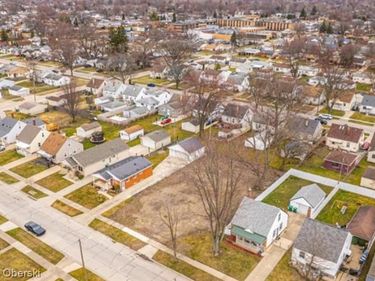 6150 Gilman Street, Garden City, MI 48135