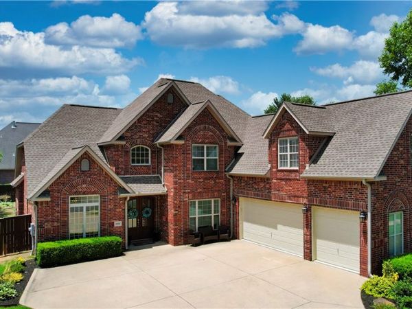 5000 SW Blaire Mont Road, Bentonville, AR 72713