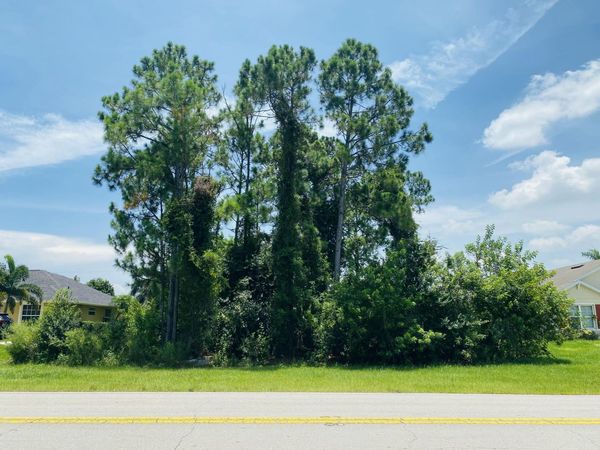 1170 SW Del Rio Boulevard, Port St. Lucie, FL 34953