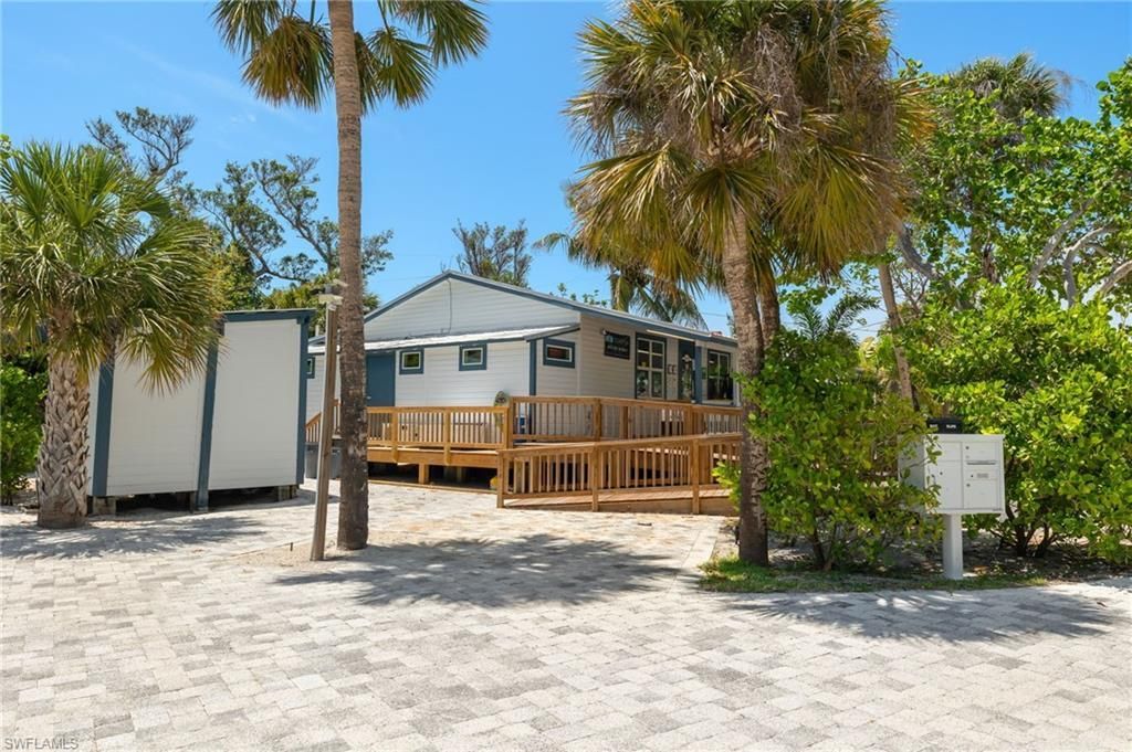 1039 & 1041 Periwinkle Way, Sanibel, FL 33957 Photo