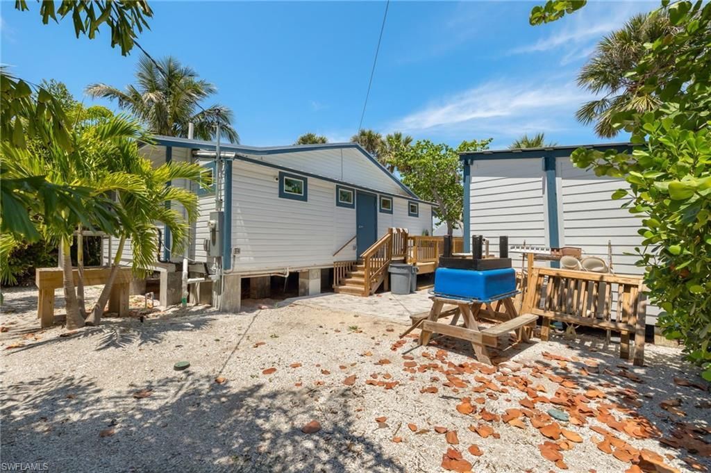 1039 & 1041 Periwinkle Way, Sanibel, FL 33957 Photo