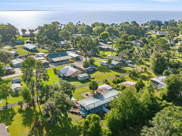 9490 NE 306TH AVENUE, FORT MC COY, FL 32134