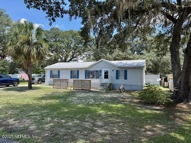 202 ASH Street, Interlachen, FL 32148