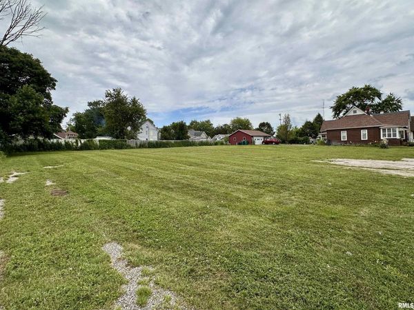 153 & 175 N HENDERSON Street, Galesburg, IL 61401