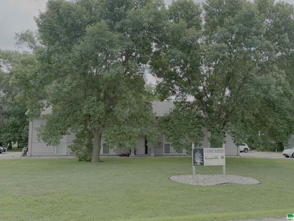 201 Wicker St, Gayville, SD 57031