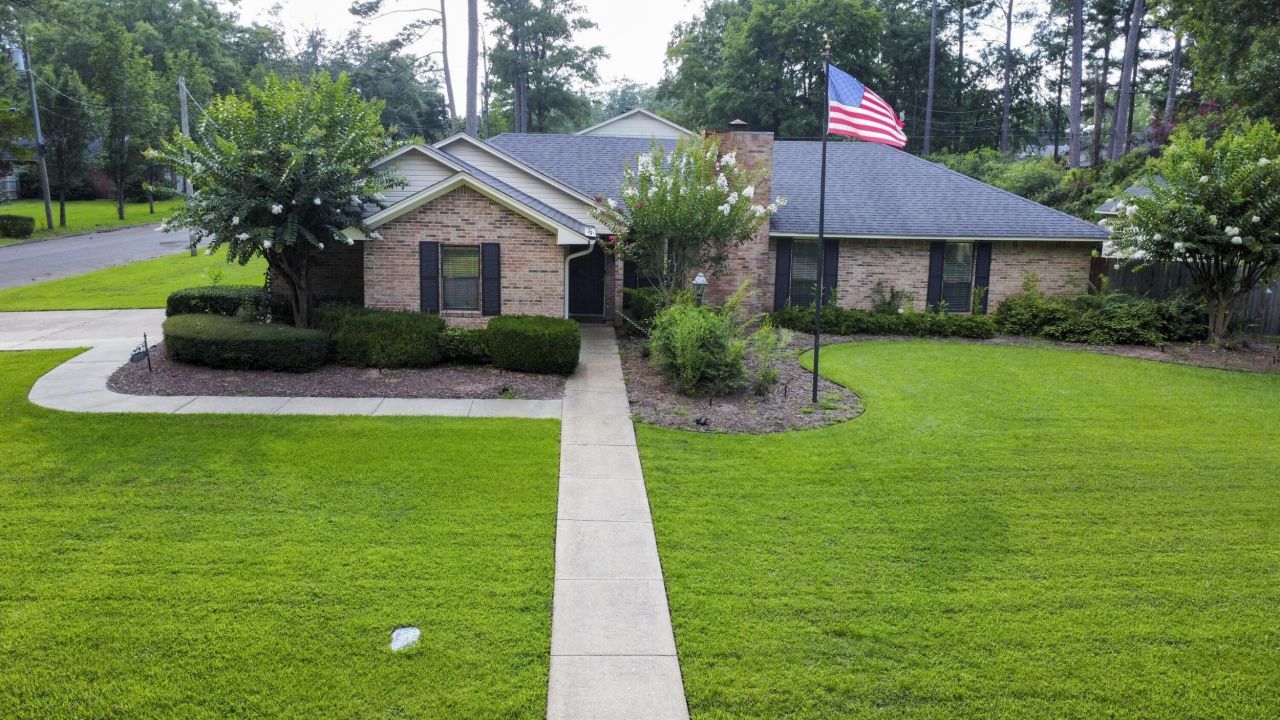 219 Mapleview Rd, West Point, MS 39773 Main Photo