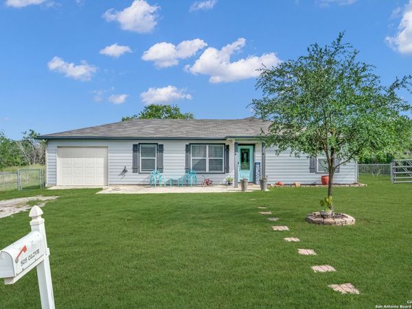 505 Olive St, Jourdanton, TX 78026