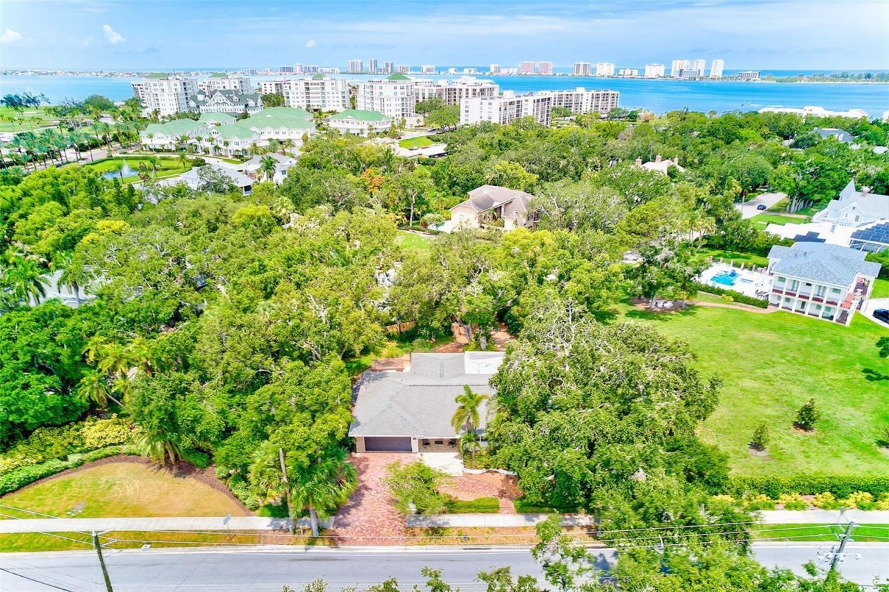 1578 Druid Road S, Belleair, FL 33756 Main Photo