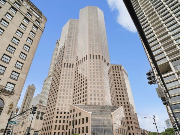 950 N MICHIGAN Avenue, Unit 4904, Chicago, IL 60611