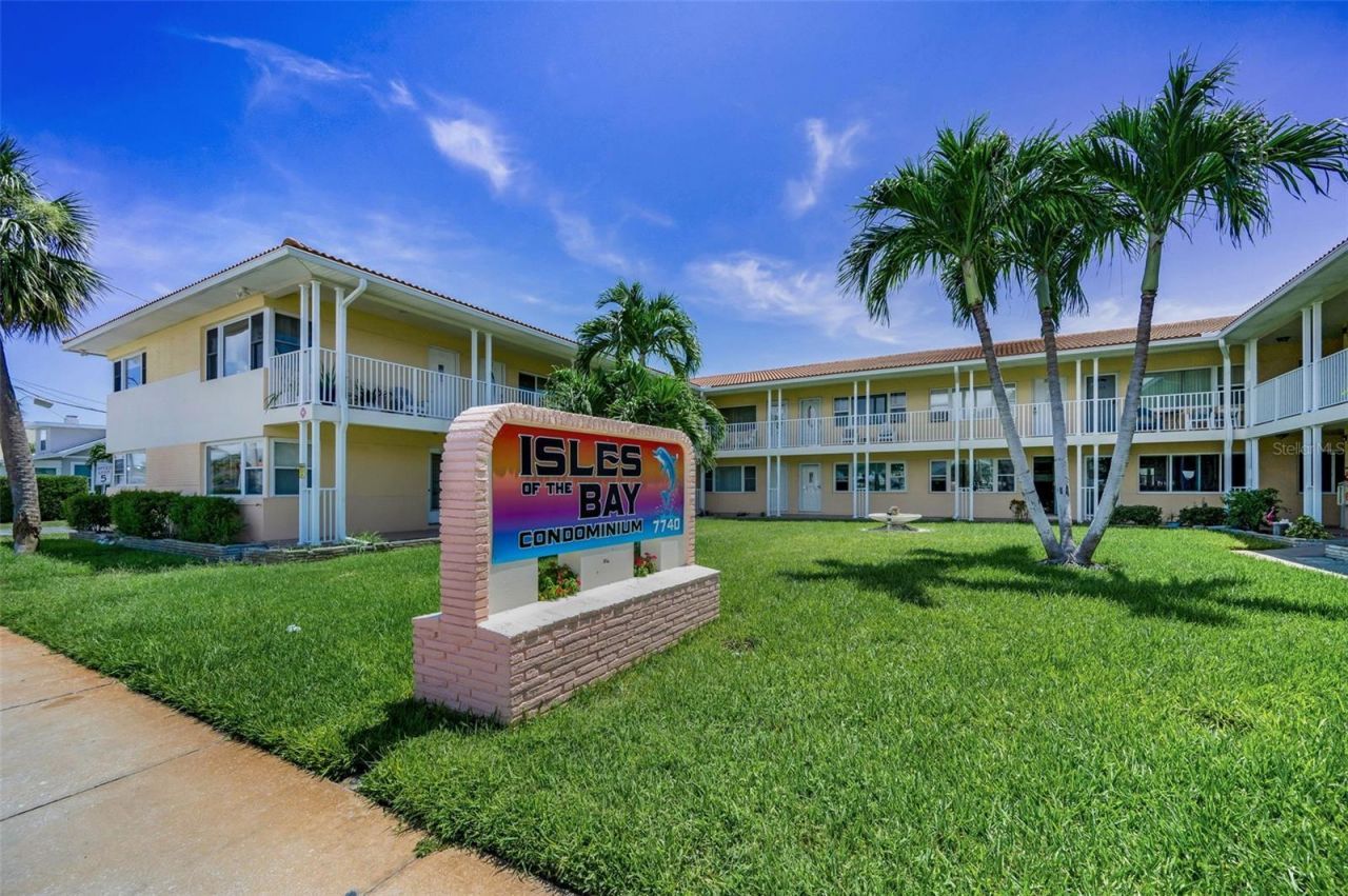 7740 Boca Ciega Drive, Unit 204, Saint Pete Beach, FL 33706 Photo