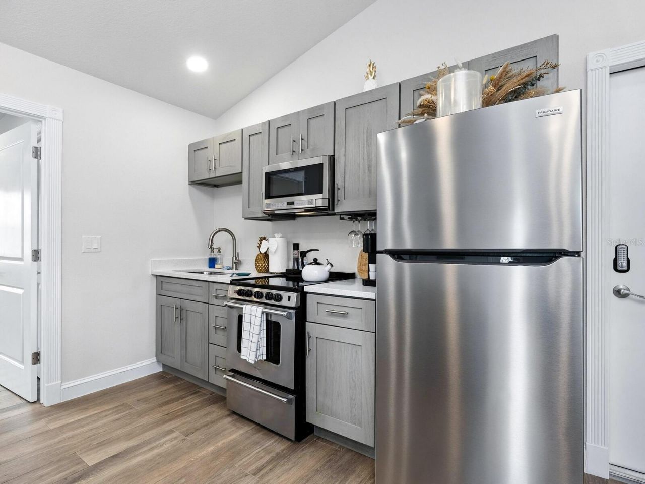 544 Canal Road, Sarasota, FL 34242 Photo