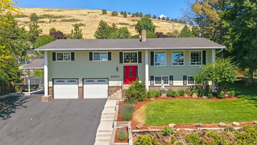 2003 Kimberly Drive, Klamath Falls, OR 97603 Main Photo