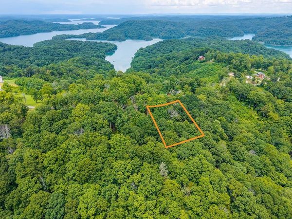 31 C Rock Fish Rd, Hilham, TN 38568